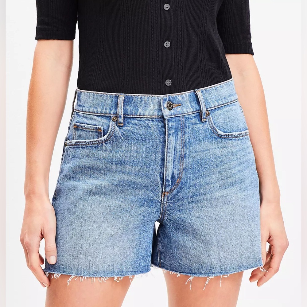 LOFT Destructed High Rise Cut Off Denim Shorts in Authentic Dark Wash 30/10 - Picture 2 of 10